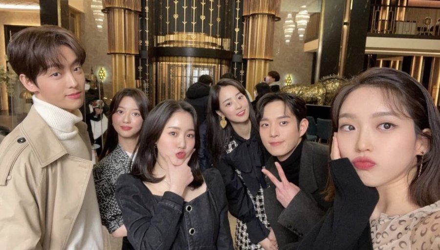 دانلود سریال The Penthouse 2: War in Life