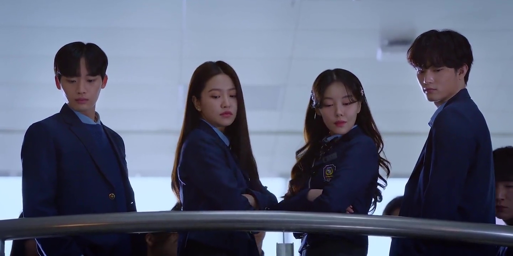 دانلود سریال عوضی و پولدار | سریال Bitch X Rich 2023