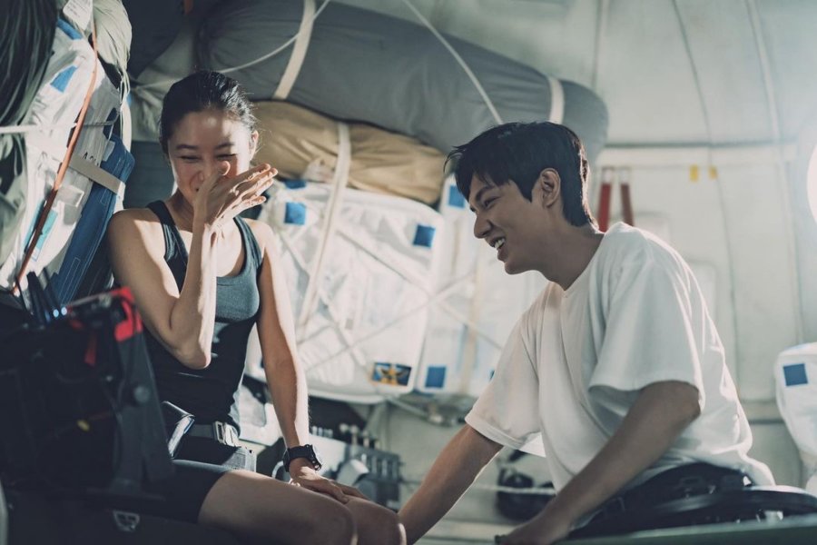 دانلود سریال وقتی ستاره‌ها نجوا می‌کنند | سریال When the Stars Gossip 2025