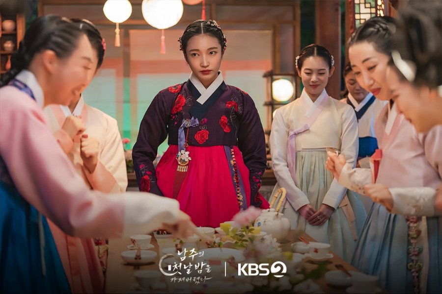 دانلود سریال اولین شب با دوک | سریال The First Night with the Duke 2025 2 دانلود سریال اولین شب با دوک | سریال The First Night with the Duke 2025